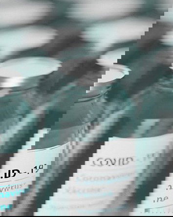 Enrico Mentana e i furbetti delle vaccinazioni