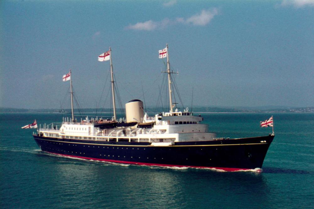 Fusaro, il Britannia e i complotti article-post