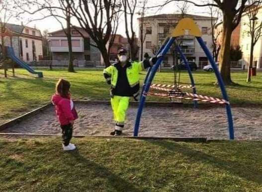 Ai bambini è vietato giocare