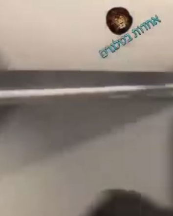 In Israele fanno scendere dall’aereo chi è senza mascherina