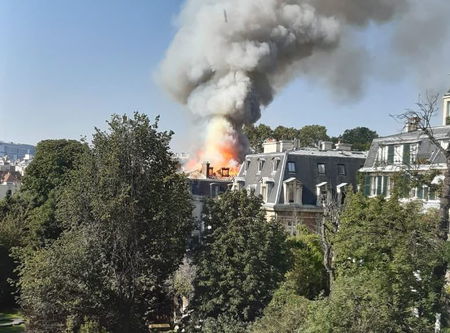 Parigi, l’ambasciata in fiamme? article-post