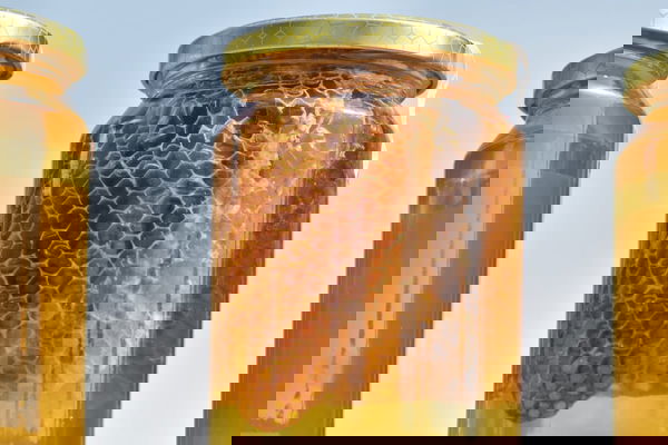 Il miele pericoloso, o la disinformazione nociva…