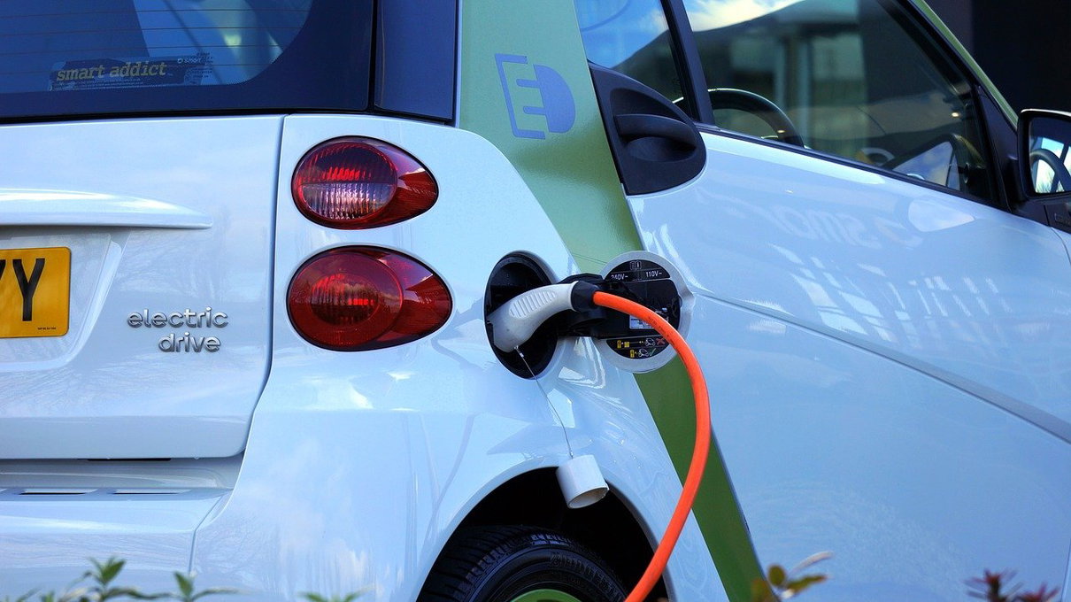 Auto elettriche e leggende da web article-post