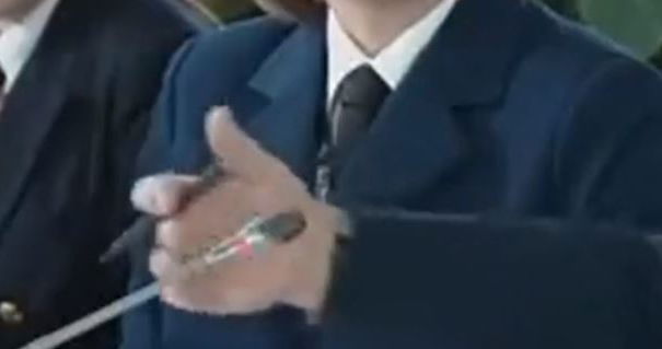 La mano fantasma di Putin article-post