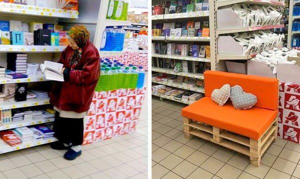 La signora che legge al supermercato