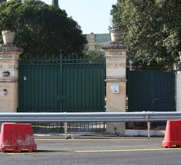 La villa di Lecce e il guardrail article-post