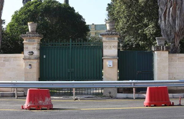 La villa di Lecce e il guardrail