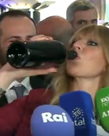 Alessandra Mussolini e il vino
