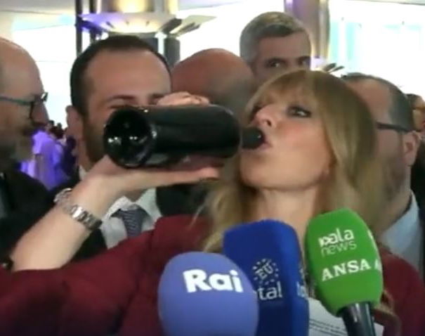 Alessandra Mussolini e il vino article-post