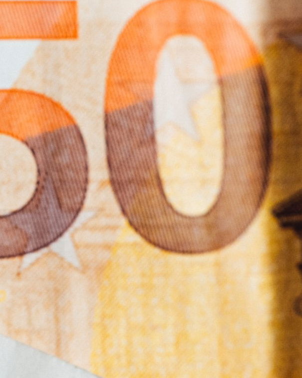 I 50 euro che passano di mano article-post