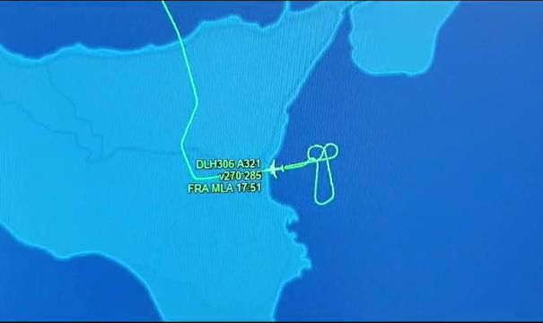 L’aereo, il pene in cielo e la viralità article-post