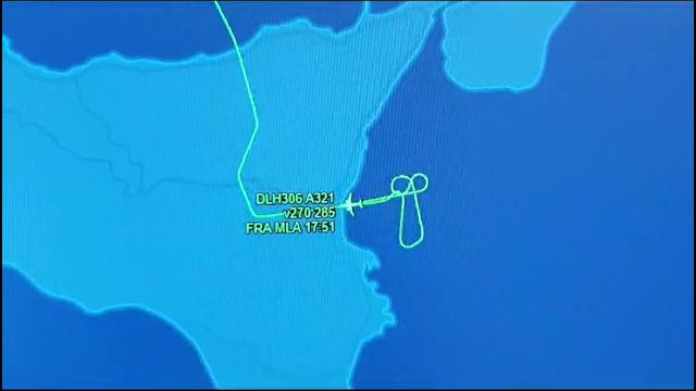 L’aereo, il pene in cielo e la viralità article-post