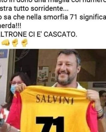 Salvini e la maglia del Benevento
