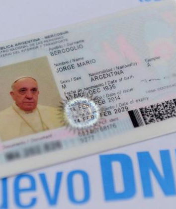 Il passaporto del Papa, che è una carta d’identità…