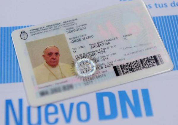 Il passaporto del Papa, che è una carta d’identità…