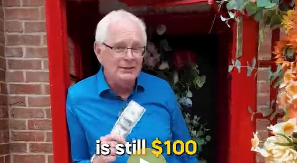 I 100 dollari in contante come i 100 euro