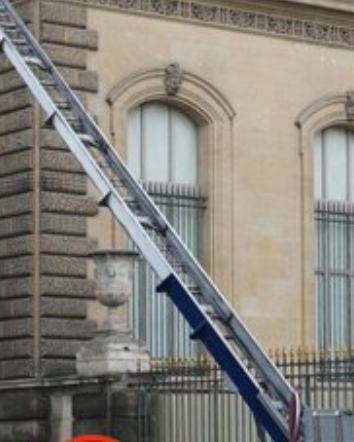 Furto al Louvre: gioielli, passaporti e caos informativo