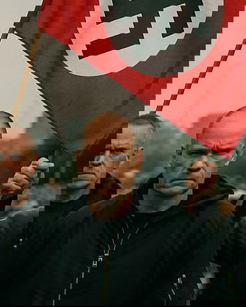 Le bandiere per dividerci