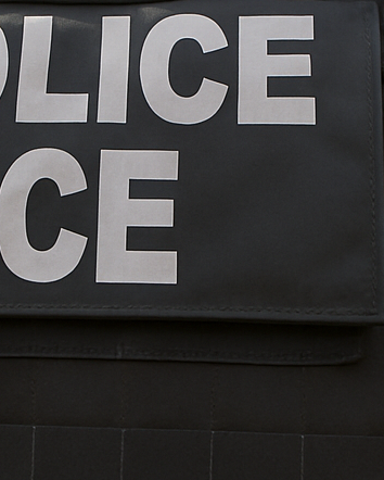 Armato sì, ma con la pistola nella fondina