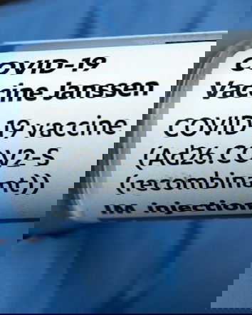 “Provax cornuti e contenti”