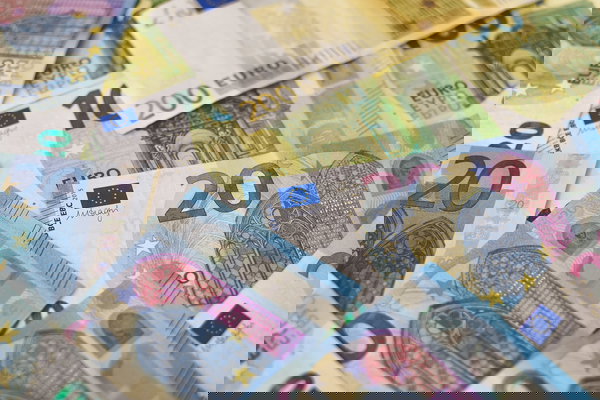 I bancomat fuori uso al supermercato e il contante