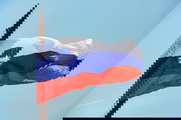 La Slovenia vuole uscire dalla NATO e dall’OMS?