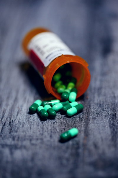 Il sottosegretario alla sanità e i farmaci article-post