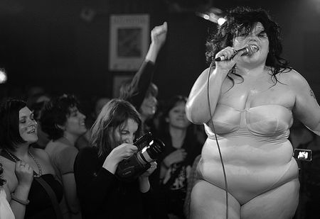 Cosa fare se il tuo ragazzo dice che sei grassa article-post