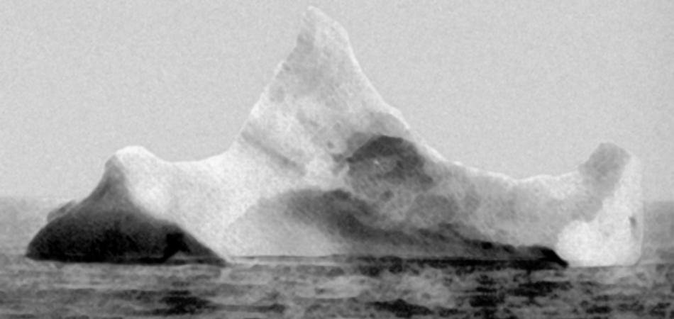 Risultati immagini per titanic iceberg