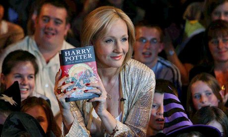 Harry Potter at home, J.K Rowling lancia il nuovo sito per gli incantesimi a casa