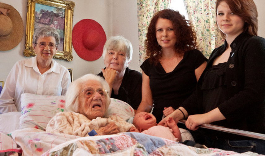 La famiglia con cinque mamme article-post
