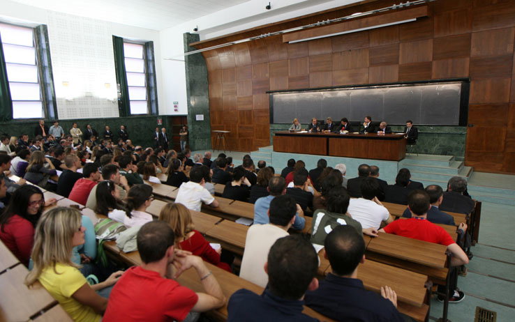 Vuoi comprare una laurea? Chiedigli come article-post