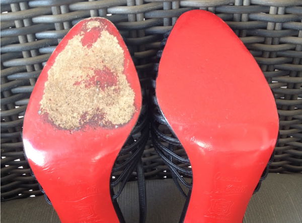 “Sono povera, perciò mi dipingo la suola delle scarpe”