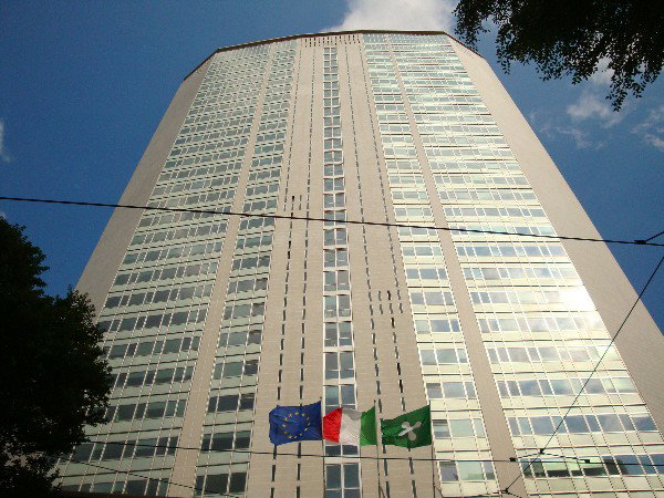 La procura di Milano ha aperto un fascicolo conoscitivo sui camici in Lombardia article-post