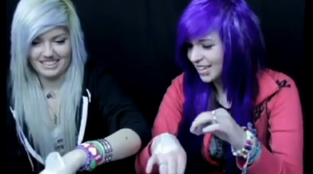 Bruciarsi con sale e ghiaccio: la moda shock si diffonde article-post