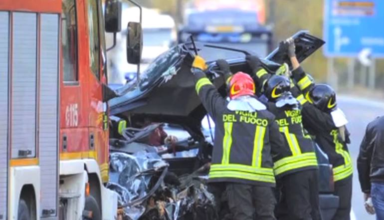 “Per gli albanesi ci vogliono le camere a gas” article-post
