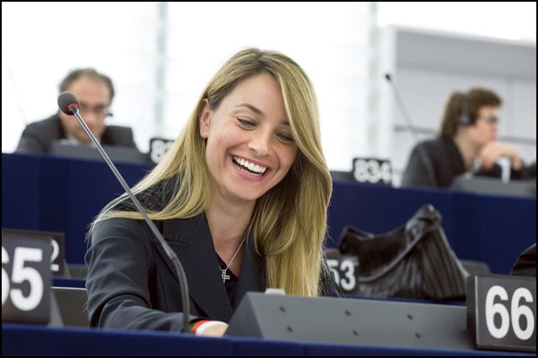 Barbara Matera: da letteronza a europarlamentare grazie a B.