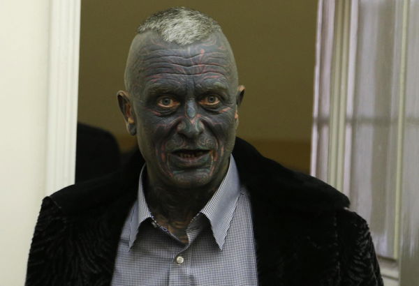 Perché i tatuaggi sul volto sono un tabù