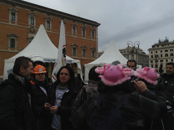 Quanta gente contiene piazza San Giovanni a Roma