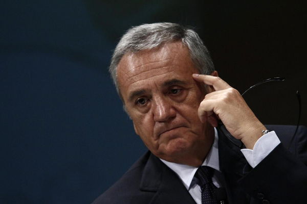 L’ex ministro del lavoro che dice: «Giusto che nell’alternanza scuola-lavoro i giovani friggano da McDonald’s»