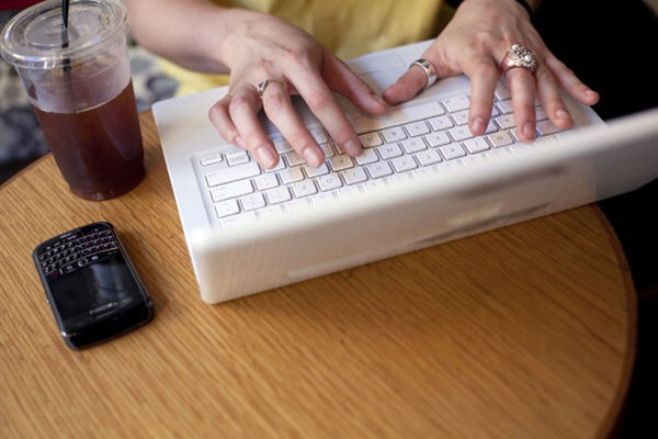 Gli assurdi segreti sessuali degli italiani finiscono sul web