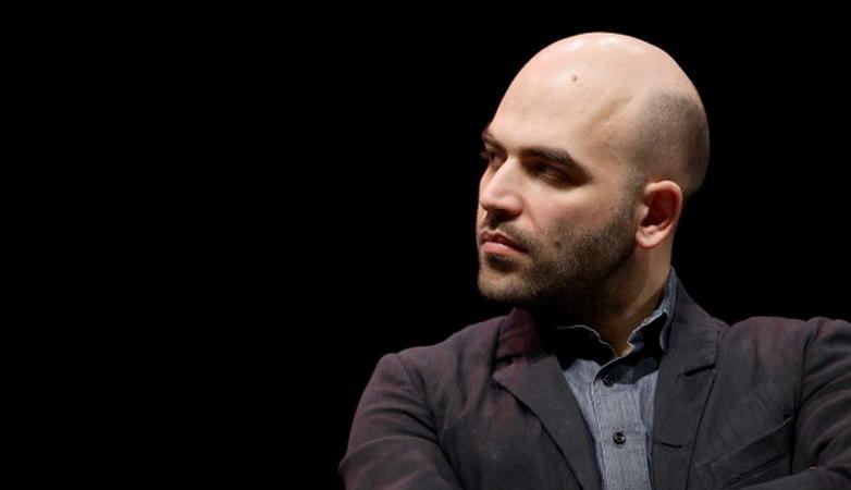 Roberto Saviano striscione