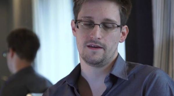Perché Snowden obbliga tutti a mettere i cellulari nel frigo?