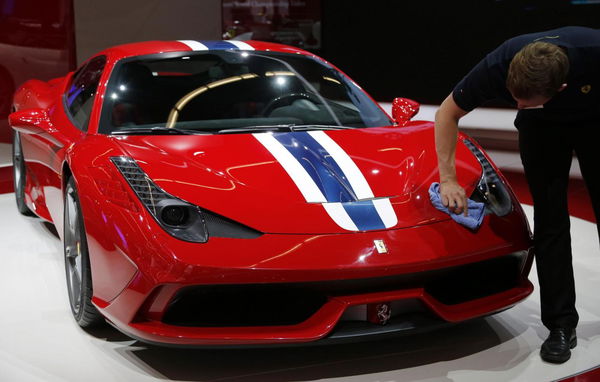 Come “trasformare” la tua auto in una Ferrari