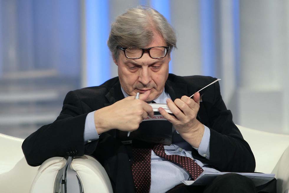 Vittorio Sgarbi e il ghiacciolo da 3 euro | Giornalettismo