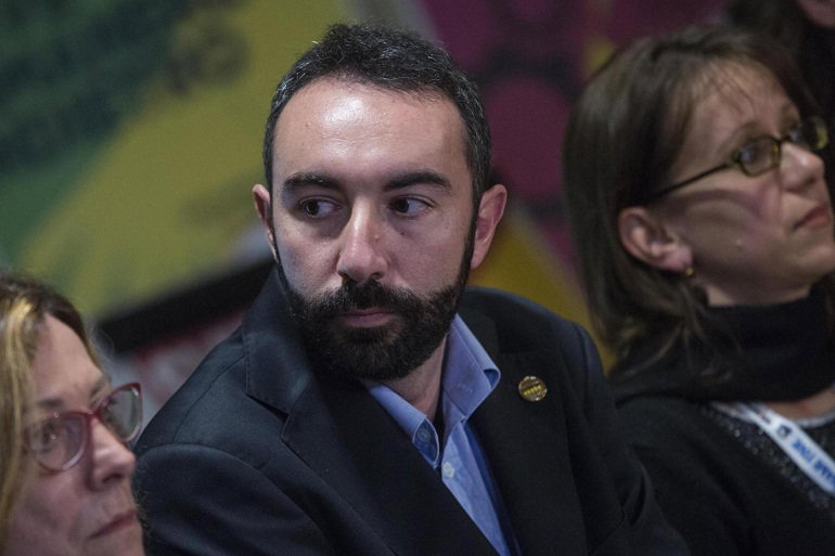 Davide Barillari sbaglia porta all’ospedale: Twitter scoppia dalle risate article-post