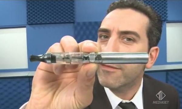 Le Iene ti dicono cosa c’è nel vapore della sigaretta elettronica