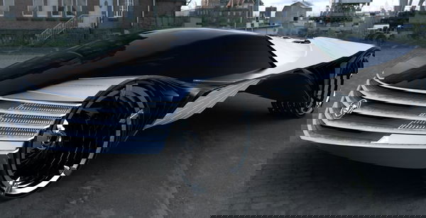 L’auto a cui devi fare il pieno una volta ogni 100 anni