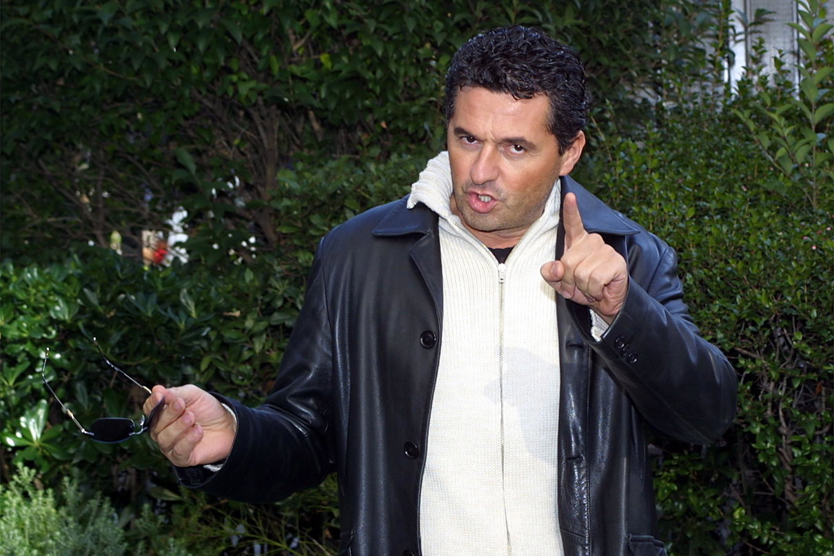 Quelli che si arrabbiano per la battuta di Teo Mammucari su Mussolini article-post