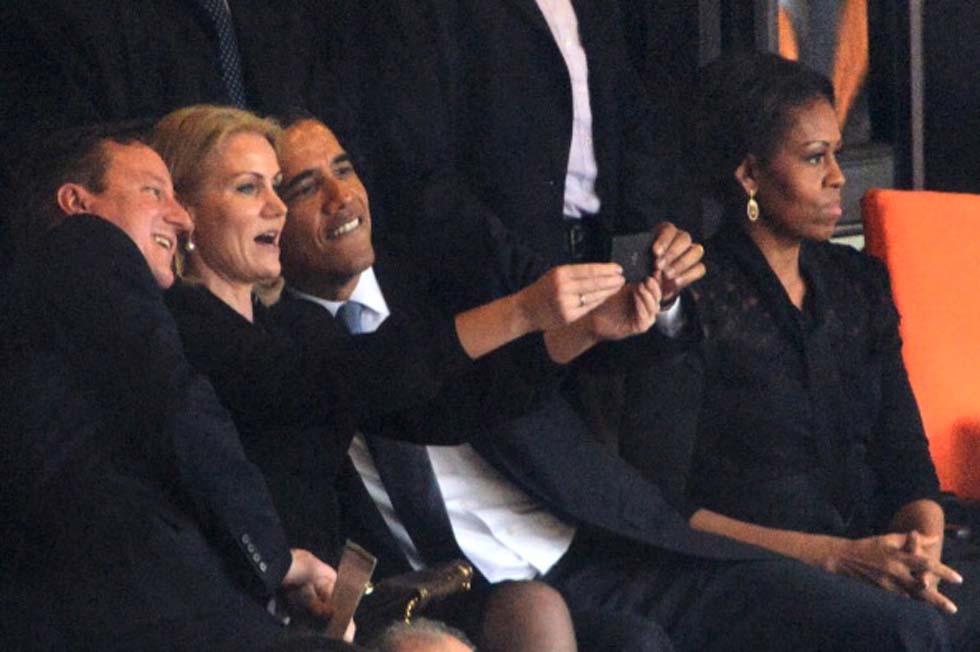 La vera storia di Michele Obama arrabbiatissima per la «selfie» di Barack con un’altra article-post